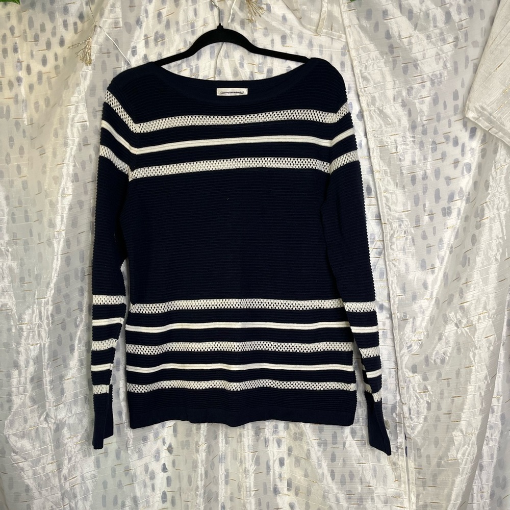 Christopher Banks sweater M.          C4 - Picture 2 of 5